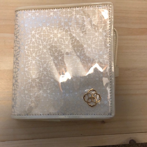 Kendra Scott Handbags - Kendra Scott jewelry holder